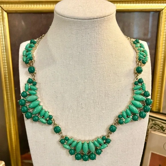 J. Crew Green Statement Collar Necklace EUC - Picture 6 of 8
